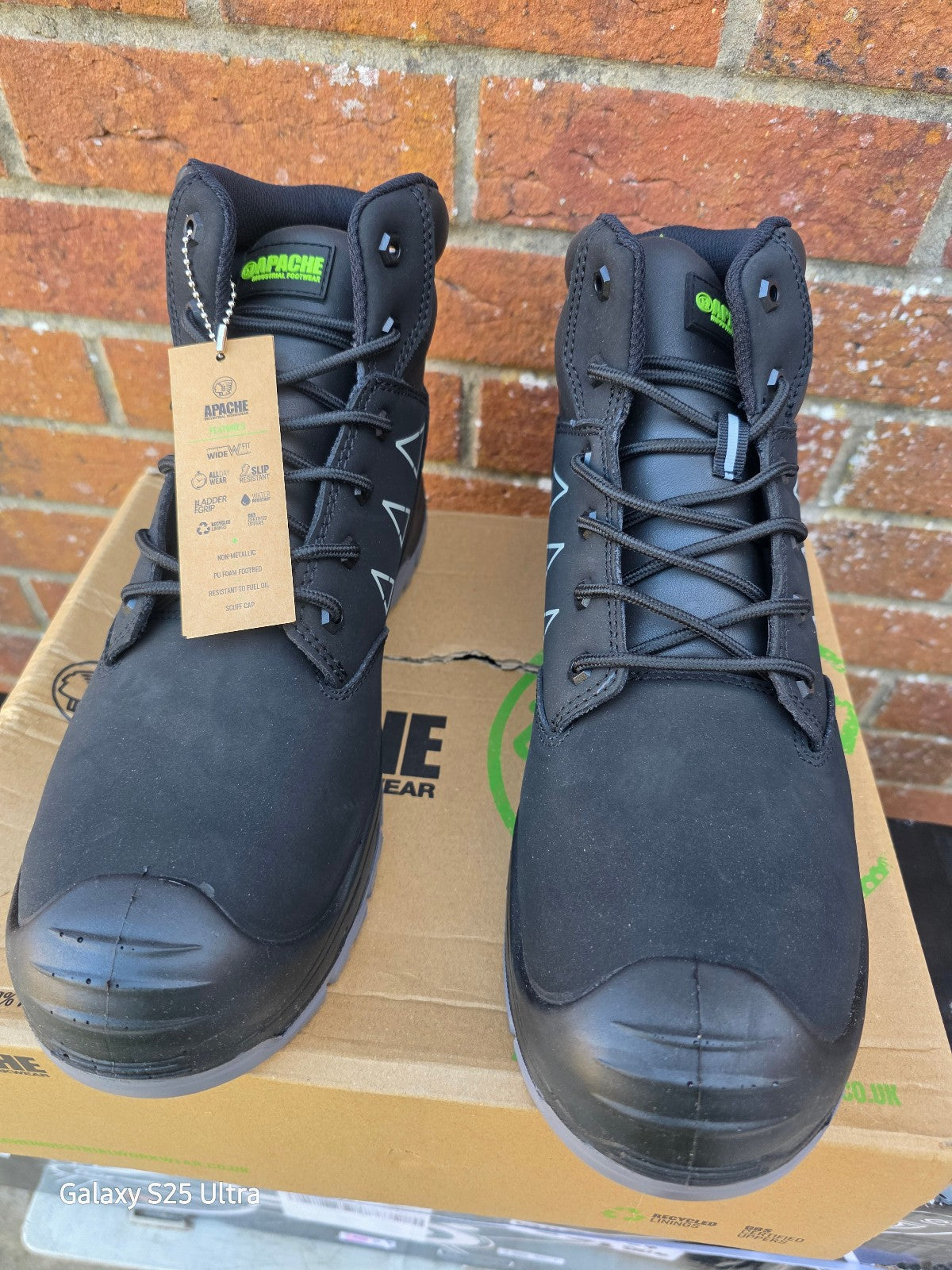 Apache Mens Armstrong Safety Boot 100% Non Metallic - Sizes 9 or 10